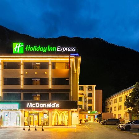 Holiday Inn Express Jiuzhaigou,Only 600 Meters To Jiuzhaigou Park By Ihg Zewnętrze zdjęcie